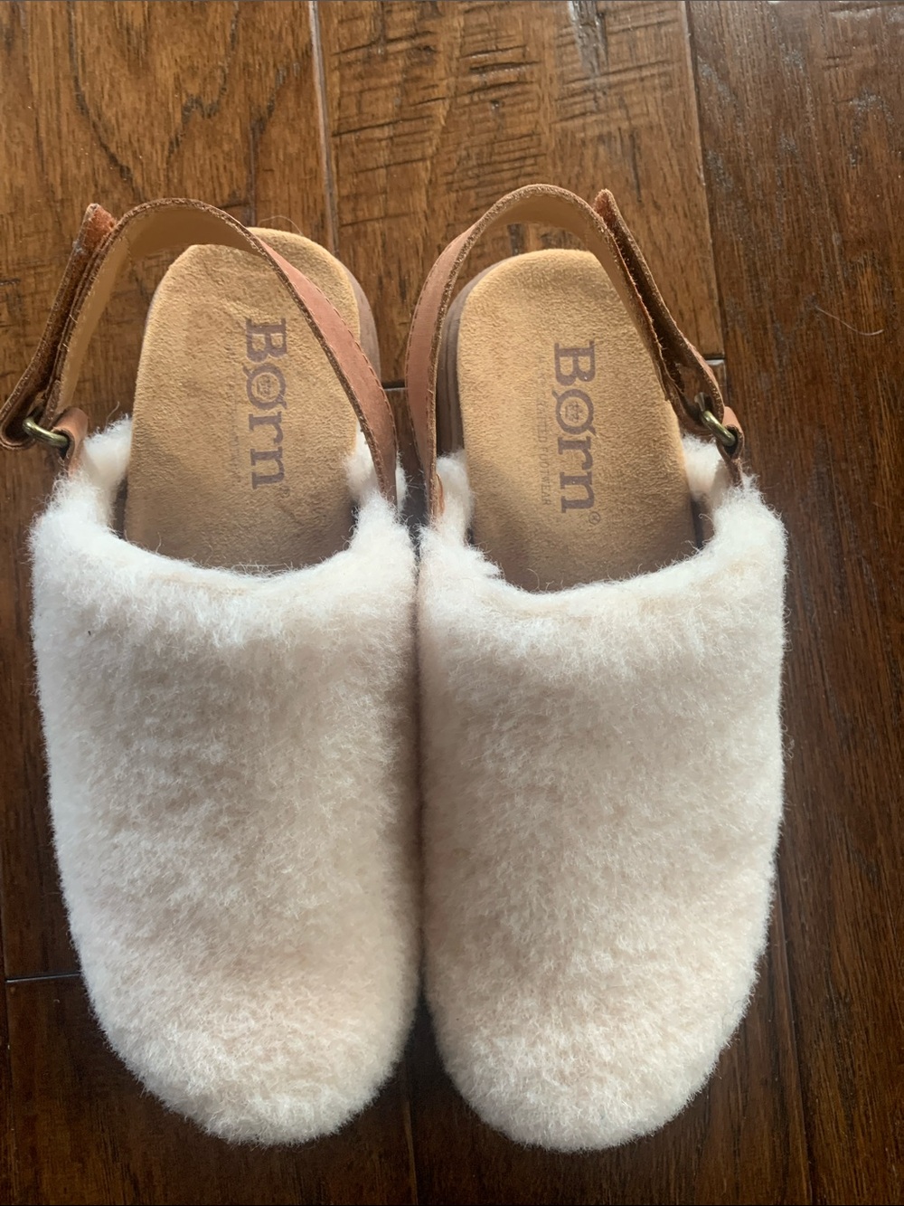 NWOT BORN KAT SHEARLING SLING BACK CLOGS.